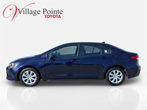 Used 2024 Toyota Corolla LE image 2