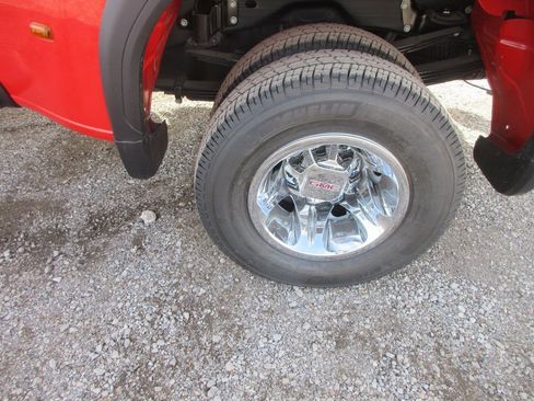 New 2026 GMC Sierra 3500 SLE w/ SLE Value Package image 14