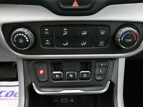 Used 2018 GMC Terrain SLE AWD/4WD image 19
