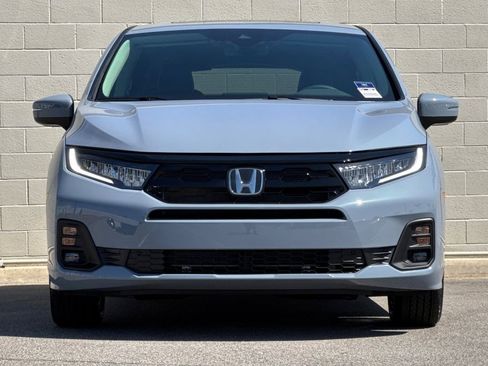 New 2026 Honda Odyssey Touring image 9