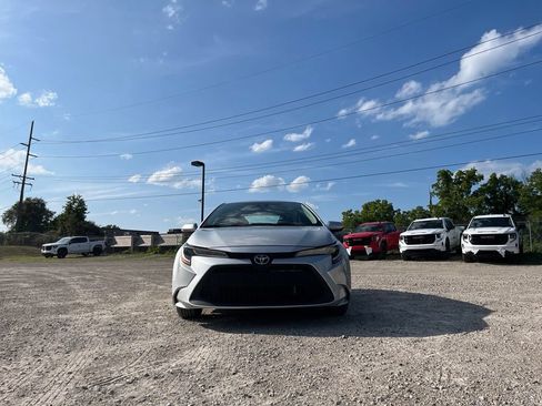 Used 2021 Toyota Corolla LE w/ Carpet Mat Package (TMS) FWD image 4