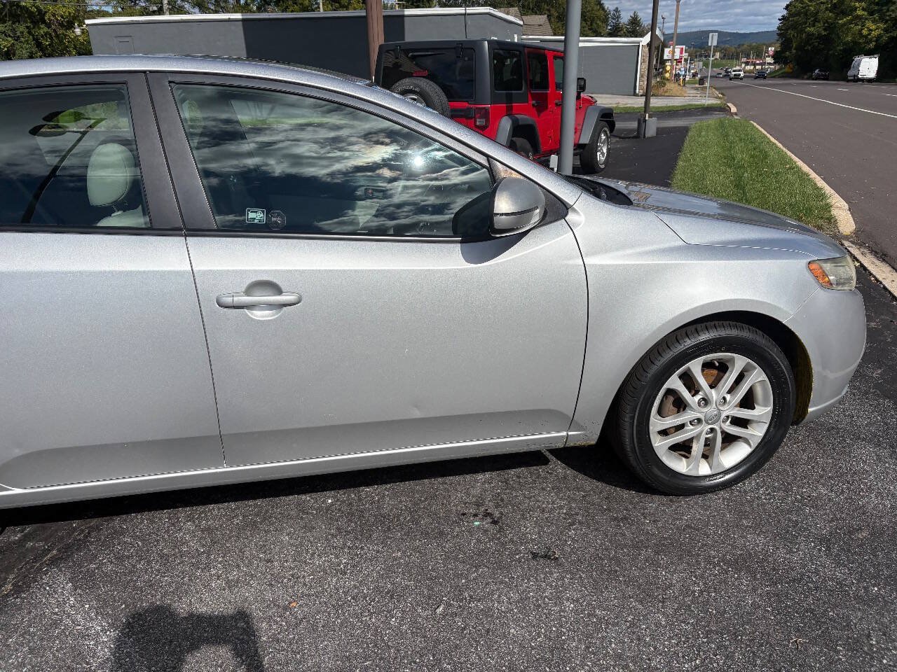 Used 2012 Kia Forte EX w/ Premium Pkg FWD image 5