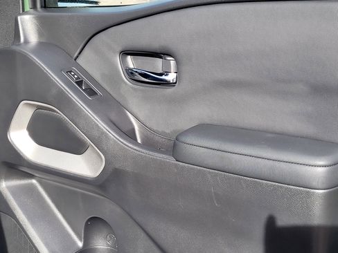 Used 2022 Nissan Frontier SV image 15