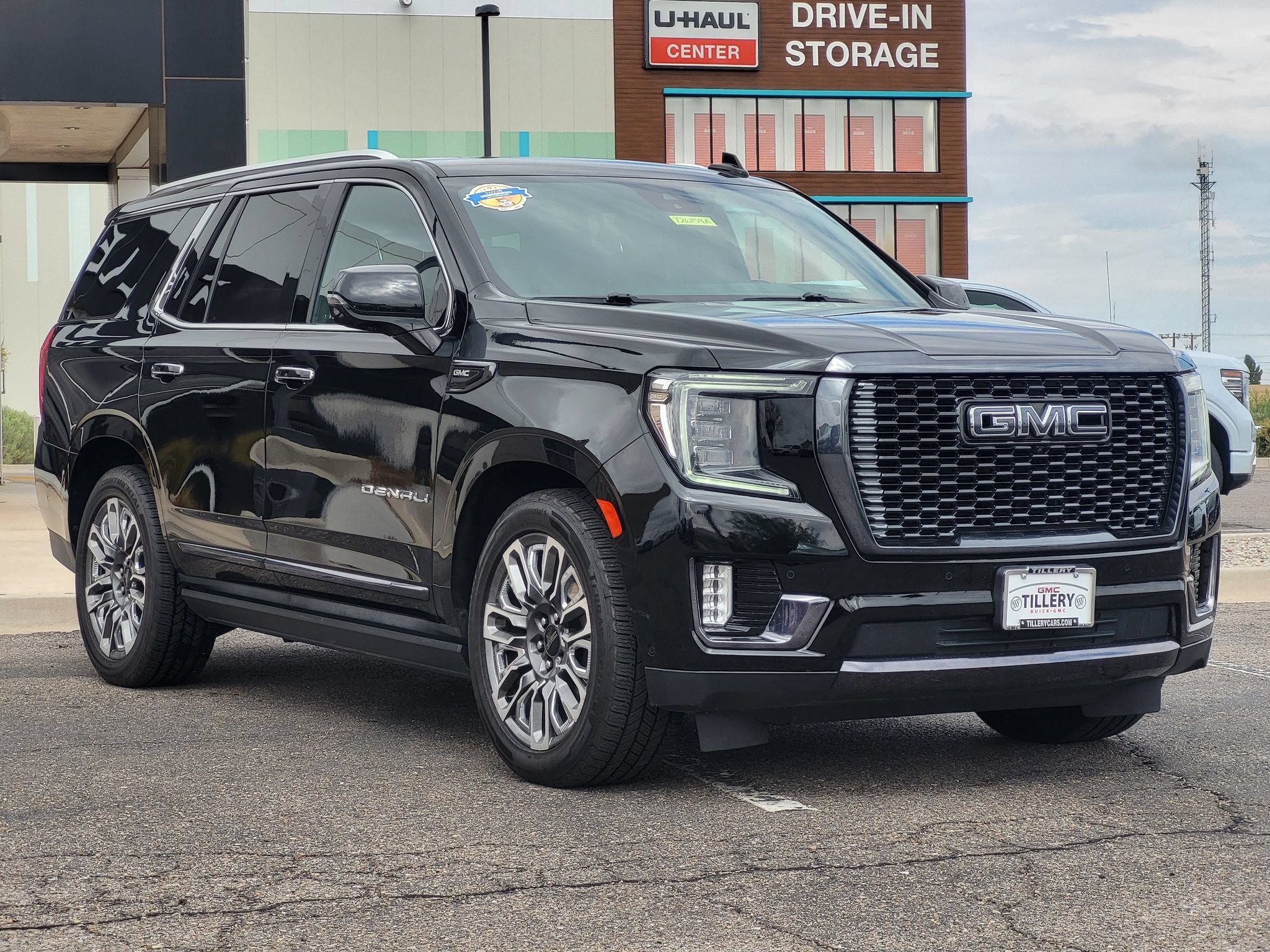 Used 2023 GMC Yukon Denali Ultimate AWD/4WD image 2