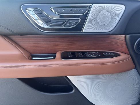 Used 2020 Lincoln Navigator Reserve w/ Luxury Package image 14