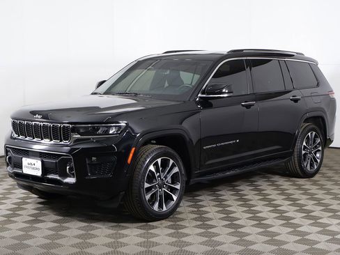 Used 2023 Jeep Grand Cherokee L Overland w/ Luxury Tech Group IV image 13