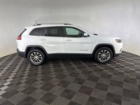 Used 2019 Jeep Cherokee Latitude Plus AWD/4WD image 6
