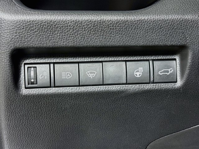 Used 2022 Toyota RAV4 XLE w/ Convenience Package AWD/4WD image 10