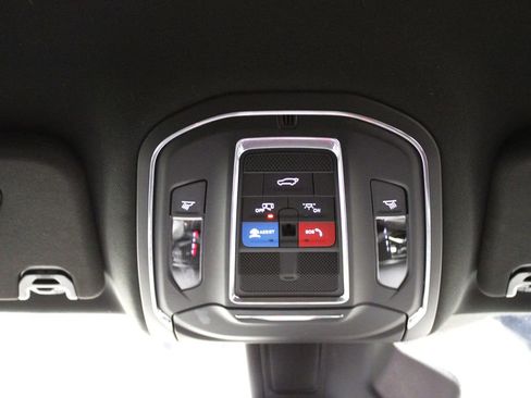 Used 2025 Jeep Wagoneer Series II image 22