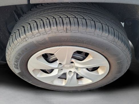 Used 2019 Toyota RAV4 LE image 38