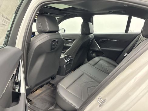 New 2026 BMW 530i xDrive w/ Convenience Package image 29