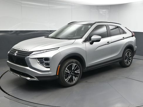 Used 2023 Mitsubishi Eclipse Cross SE image 4