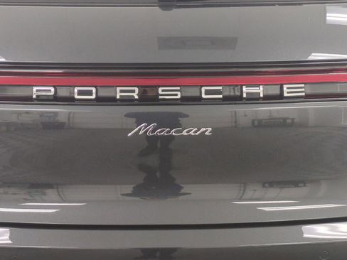 New 2026 Porsche Macan AWD/4WD image 18