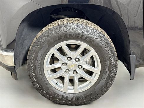 Used 2020 Chevrolet Silverado 1500 LT w/ LT Value Package image 26