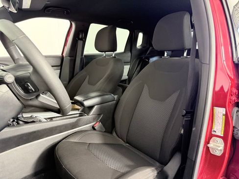 Used 2023 Jeep Compass Sport image 11