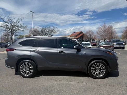 Certified 2021 Toyota Highlander Platinum AWD/4WD image 5