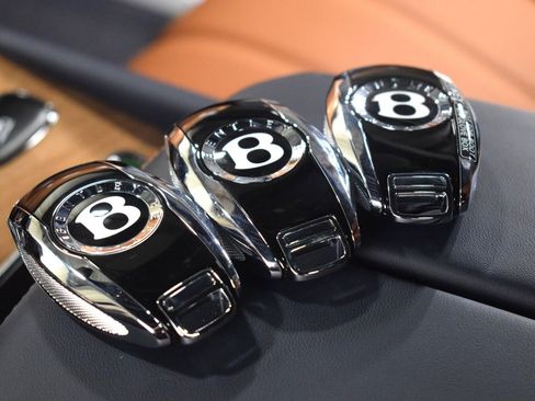 New 2026 Bentley Bentayga AWD/4WD image 44