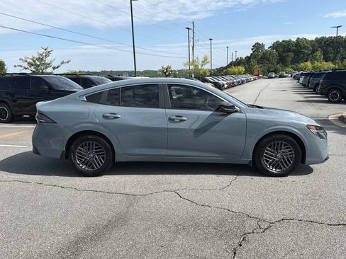 Used 2026 Nissan Sentra SV w/ SV Convenience Package FWD image 2