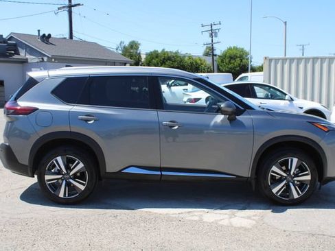 Used 2022 Nissan Rogue SL FWD image 3