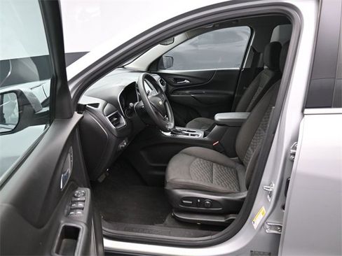 Used 2018 Chevrolet Equinox LT image 9