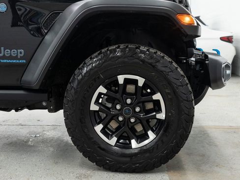 Used 2025 Jeep Wrangler Unlimited Rubicon 4xe AWD/4WD image 35