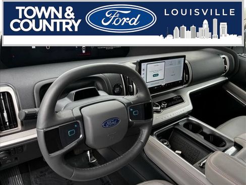 Used 2025 Ford Expedition Max Active AWD/4WD image 20