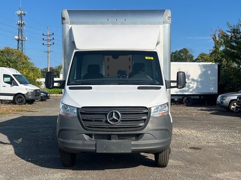Used 2024 Mercedes-Benz Sprinter 4500 image 4