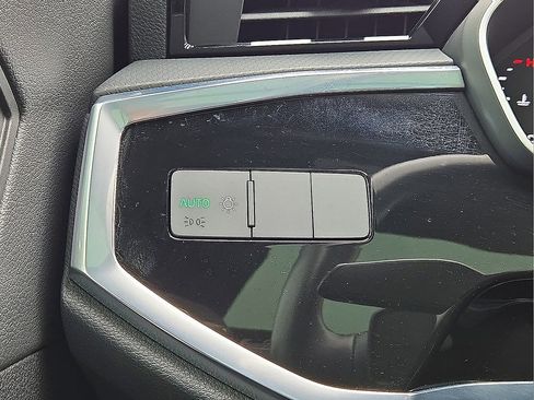 Used 2022 Audi Q3 2.0T Premium image 31