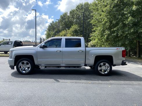 Used 2017 Chevrolet Silverado 1500 LTZ Z71 w/ LTZ Plus Package AWD/4WD image 6