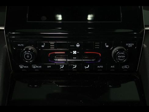 Used 2023 Jeep Grand Cherokee Altitude image 27