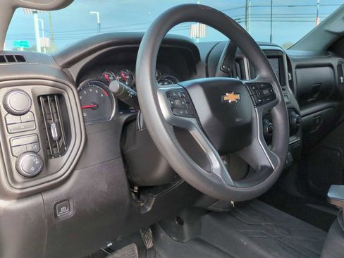 Used 2023 Chevrolet Silverado 2500 Custom w/ Custom Convenience Package image 10