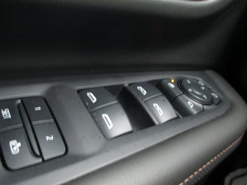 Used 2024 GMC Yukon AT4 w/ AT4 Premium Plus Package image 30