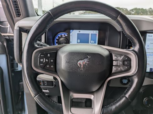 Used 2021 Ford Bronco Badlands image 18