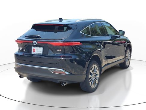 Certified 2024 Toyota Venza XLE AWD/4WD image 6