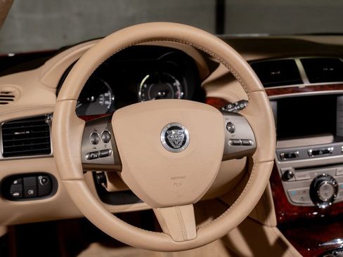 Used 2010 Jaguar XK Convertible RWD image 19