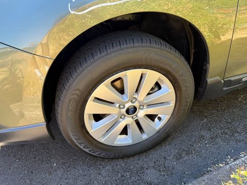 Used 2017 Subaru Outback 2.5i Premium AWD/4WD image 7