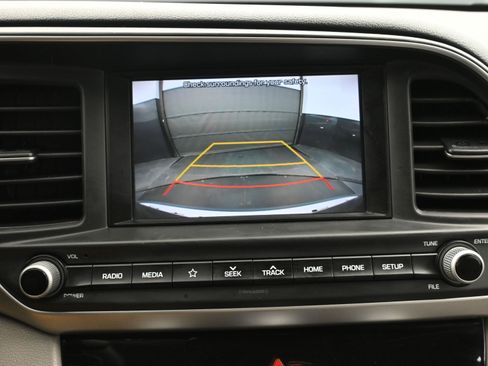 Used 2019 Hyundai Elantra SEL image 16