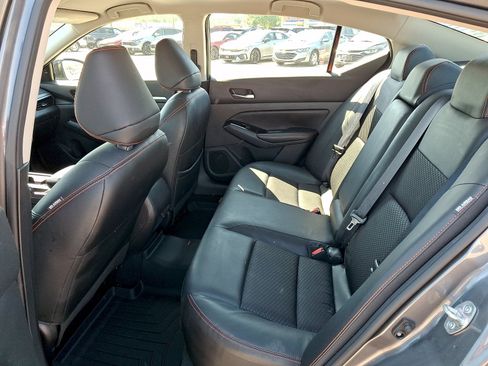 Used 2024 Nissan Altima 2.5 SR FWD image 9