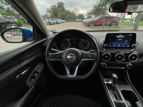 Used 2024 Nissan Sentra SV FWD image 12