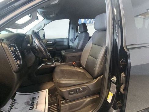 Used 2022 Chevrolet Silverado 2500 LT w/ Midnight Edition image 9