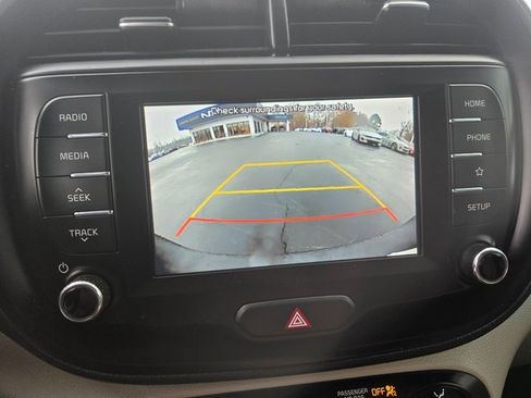 Used 2020 Kia Soul LX image 12