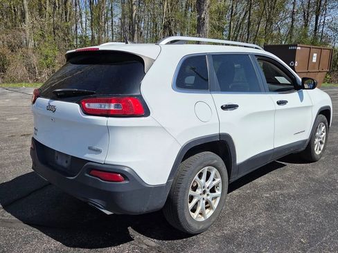 Used 2016 Jeep Cherokee Latitude w/ Cold Weather Group AWD/4WD image 9