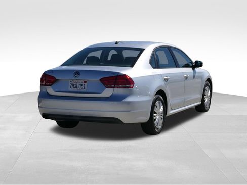 Used 2015 Volkswagen Passat 1.8T Limited Edition image 3