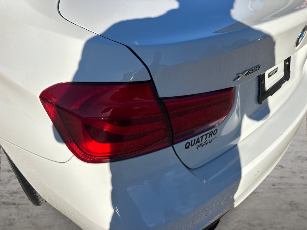 Used 2017 BMW 330i xDrive Sedan AWD/4WD image 21