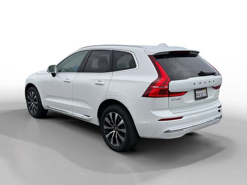 Used 2023 Volvo XC60 B5 Plus image 3