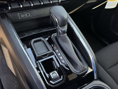 New 2026 GMC Canyon Elevation w/ Convenience Package RWD image 17