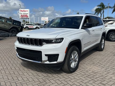 New 2026 Jeep Grand Cherokee L Laredo RWD image 3