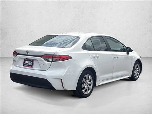 Used 2024 Toyota Corolla LE FWD image 5