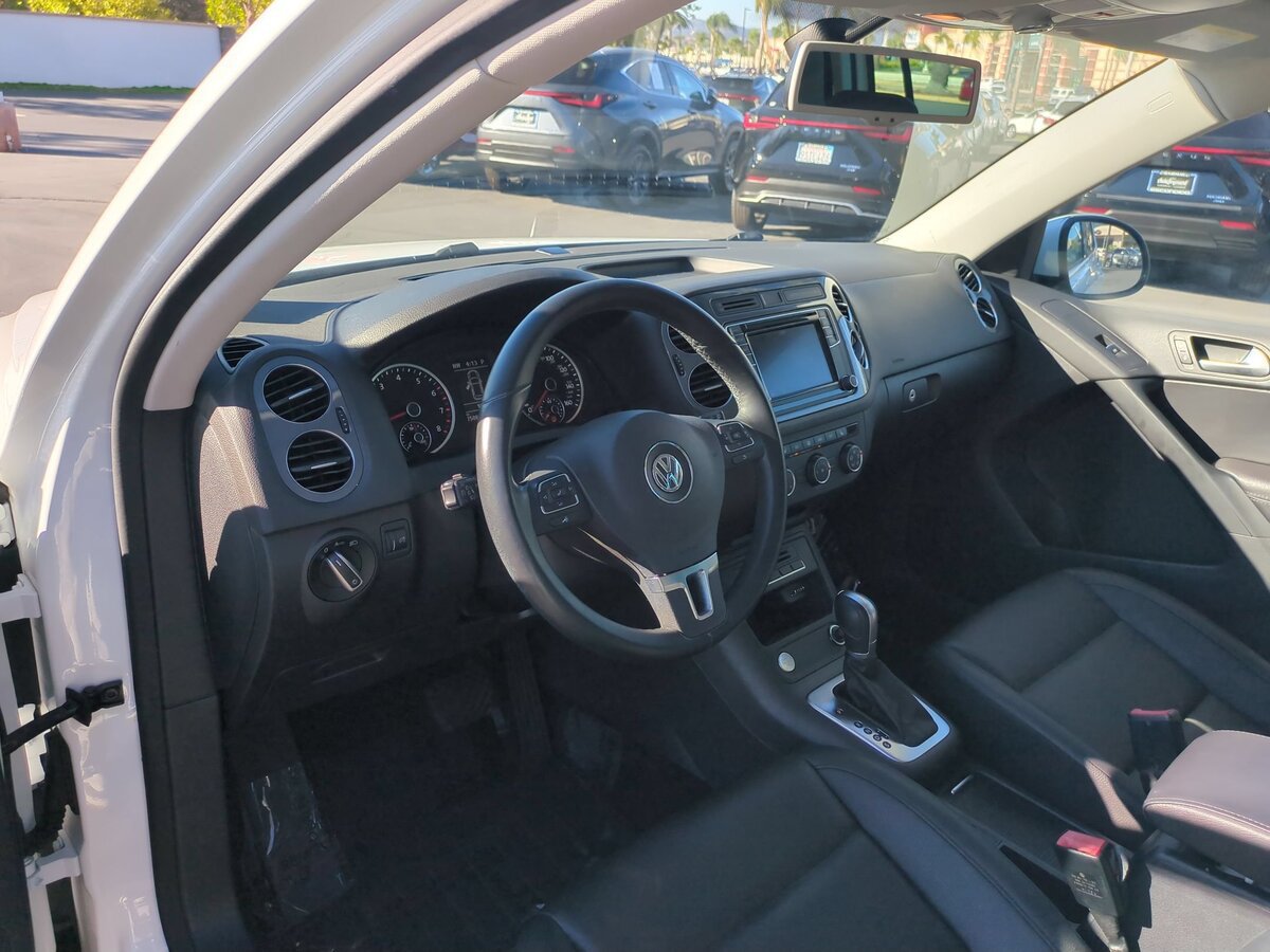 Used 2017 Volkswagen Tiguan Wolfsburg Edition FWD image 13