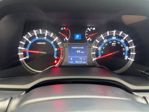 Used 2018 Toyota 4Runner 2WD image 63